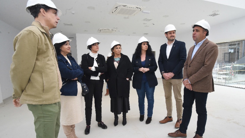 El presidente de la Diputación conoce el edificio ‘Autónomos’ de los Centros Sociales tras un proceso de rehabilitación energética