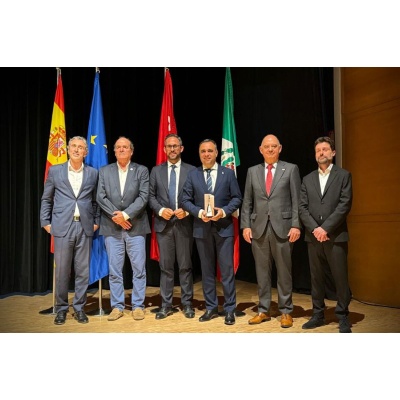 Rodríguez recoge la Escoba de Platino a la gestión de la Ecocentral Granada, referente en España