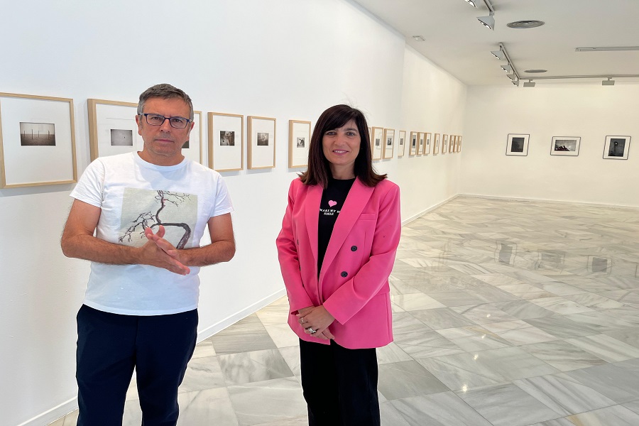 Condes de Gabia acoge la exposición ‘El pájaro azul’, de Manuel Bello