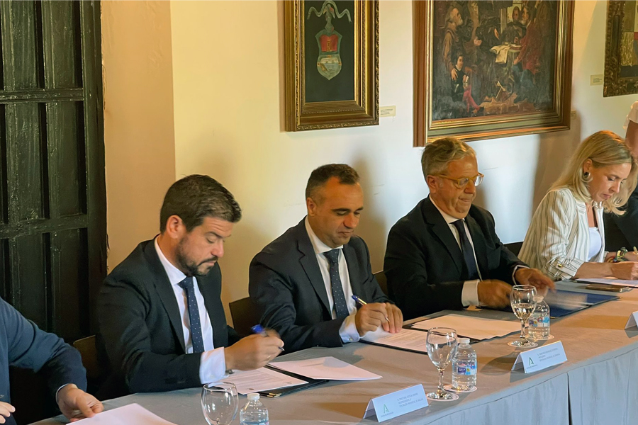Rodríguez apoya una reforma del PFEA que "genere" nuevos "puestos" de trabajo y continúe fijando población en los municipios