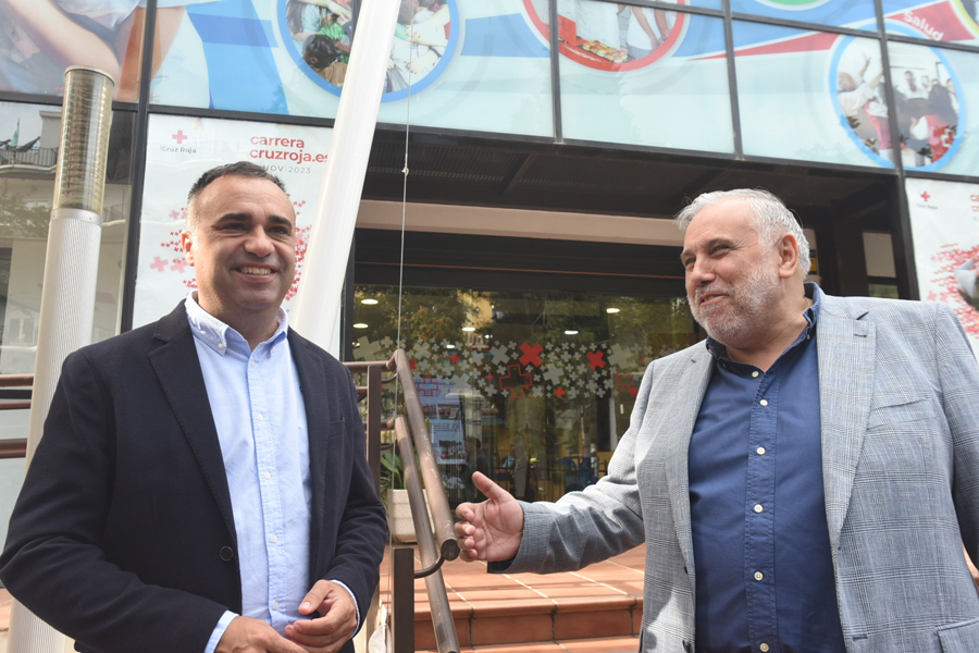Digitalízate: el programa de la Diputación y Cruz Roja Granada para dotar a los mayores de la provincia de autonomía digital