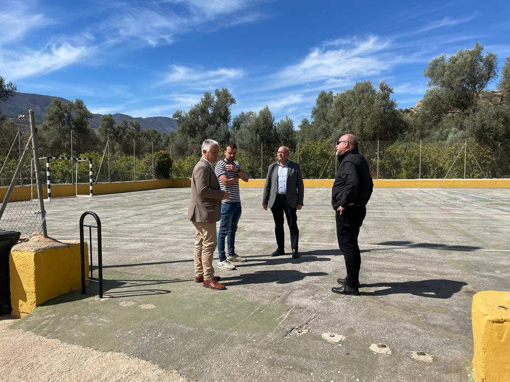 Renovación de la pista polideportiva de Béznar, en Lecrín