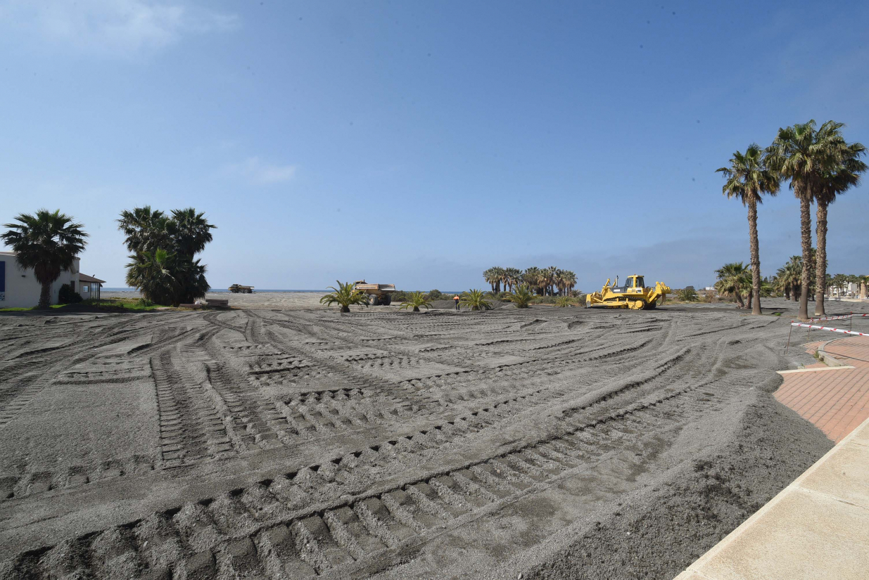 Diputación formará a los operarios municipales que se encargan del mantenimiento de las playas granadinas