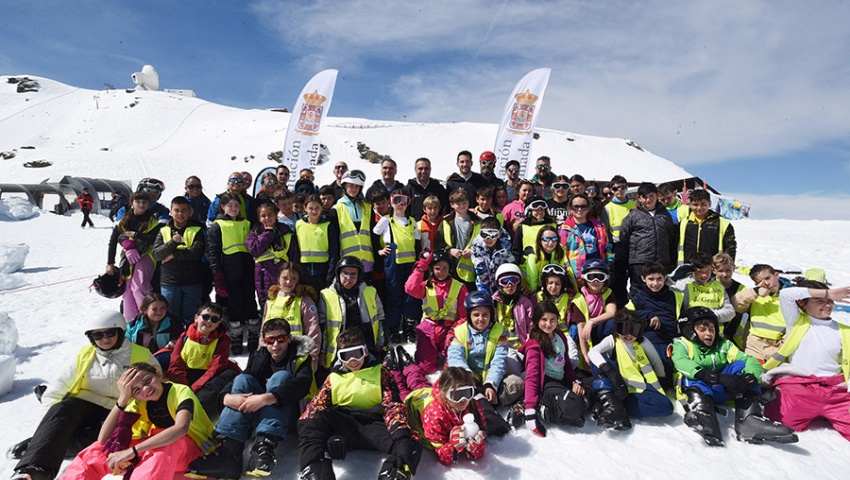 La Campaña de Esquí de Diputación 2024 agota las plazas ofertadas en tiempo récord y beneficia a más de 4.000 escolares
