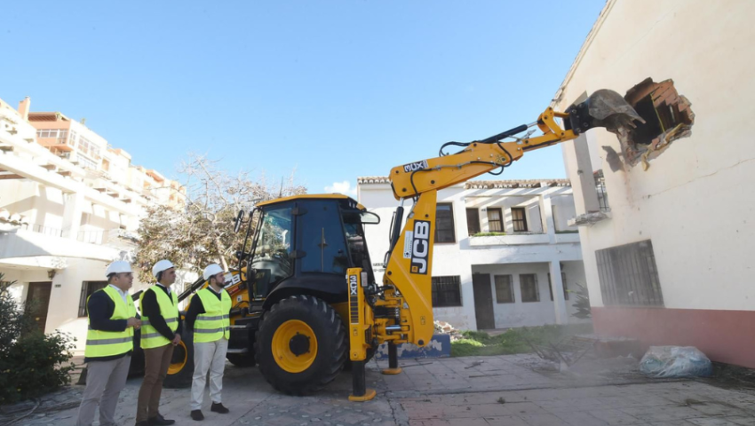 Comienza la demolición del antiguo complejo Turismo Tropical en Almuñécar