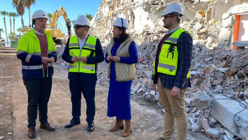 Las obras de demolición del antiguo complejo Turismo Tropical de Almuñécar finalizarán antes de Semana Santa