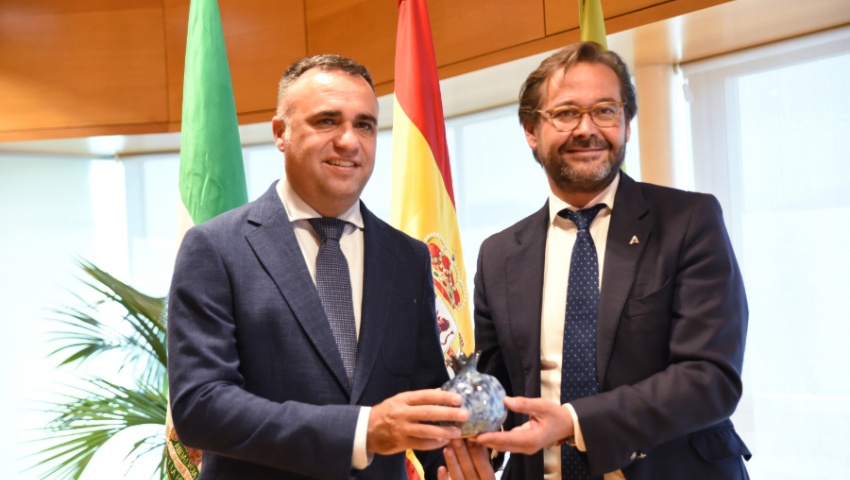 Encuentro institucional entre el presidente de la Diputación de Granada y el Delegado del Gobierno de la Junta de Andalucía en Granada