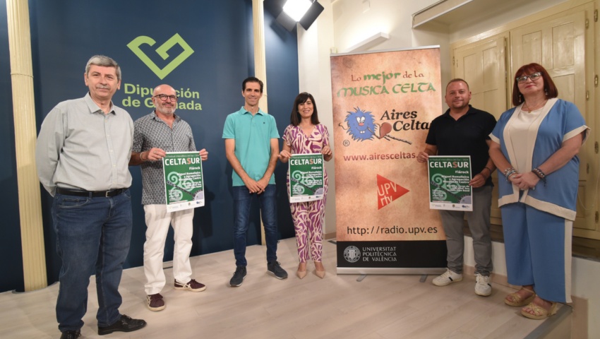 La diputada de Cultura y Educación, Pilar Caracuel, junto al alcalde de Cúllar Vega, Jorge Sánchez, en la presentación de la séptima edición del Festival Celta Sur