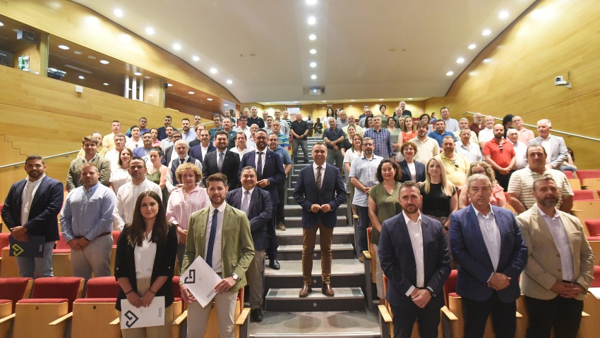 El presidente de la Diputación de Granada, Francis Rodríguez, junto al diputado de Agua, Promoción Agraria y Medio Ambiente, Antonio Mancilla
