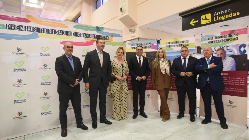 Lola Índigo, Carlos Herrera, Grupo Barceló, Almuñécar y Juan Luis Álvarez reciben los Premios Turismo de la Diputación de Granada