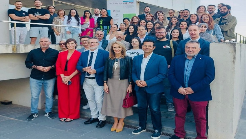 Un total de 34 jóvenes universitarios finalizan sus prácticas en municipios granadinos en el marco del programa ‘Puentes’