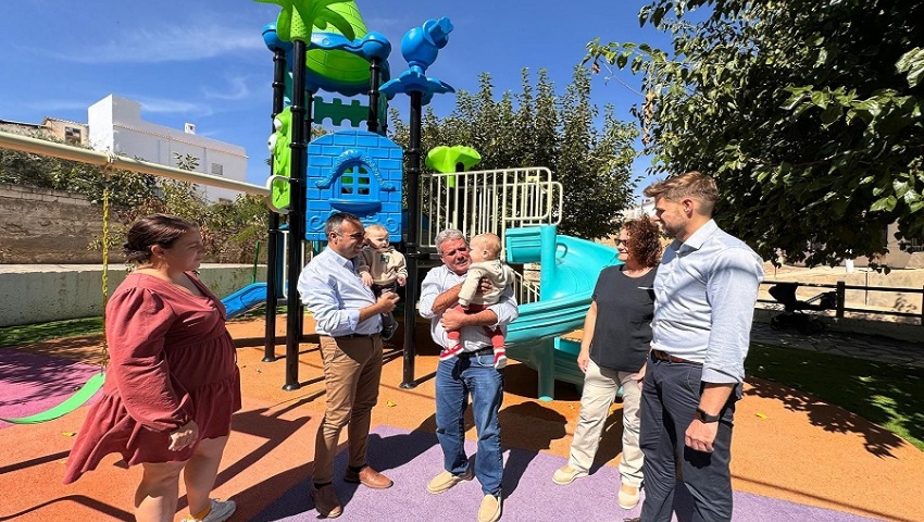 Un parque infantil, fisioterapia, clases de música, peluquería y podólogo, medidas de la Diputación para frenar la despoblación en Turón