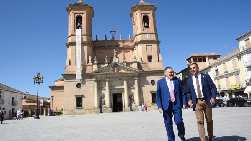 El presidente de la Diputación, Francis Rodríguez, junto al alcalde de Santa Fe, Juan Cobo