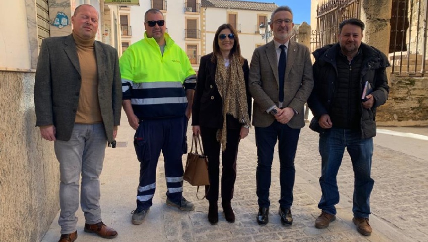 Montefrío mejora las condiciones de su zona comercial con el programa Arcotur que promueve Diputación