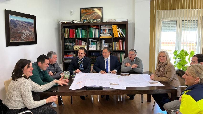 Darro y La Peza reciben su Plan Básico de Ordenación Municipal