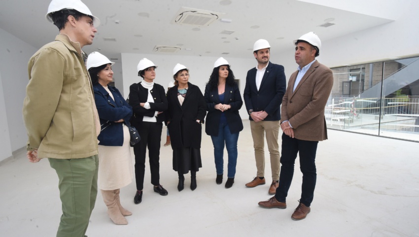 El presidente visita las obras del edificio junto a los diputados Roberto González, Elena Duque y Ana María Molina