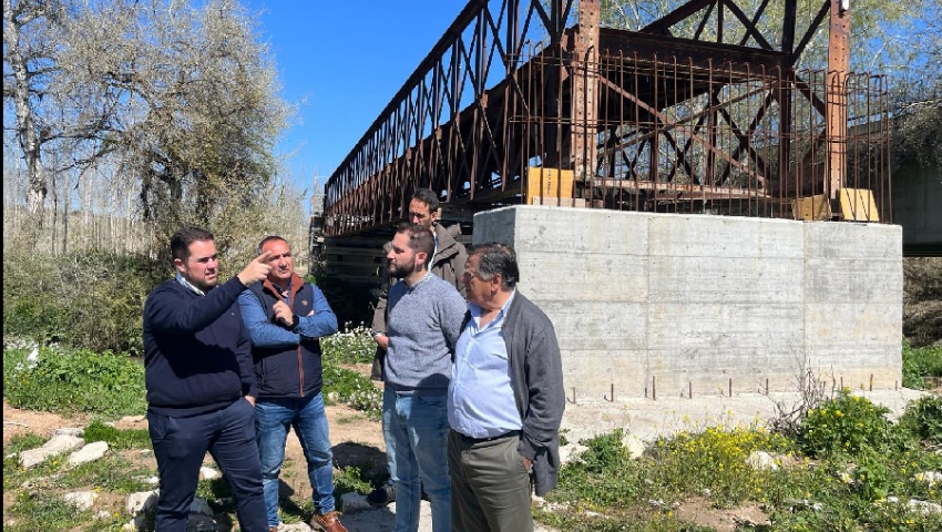 La Diputación impulsa la recuperación del emblemático Puente Eiffel de Láchar y refuerza su accesibilidad