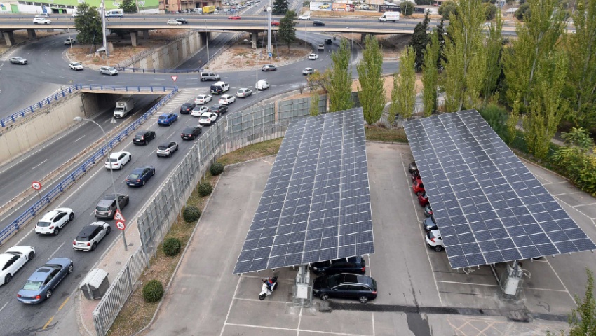 La Diputación de Granada, la primera de España que ofrece saber qué electricidad puede producir una vivienda con placas solares