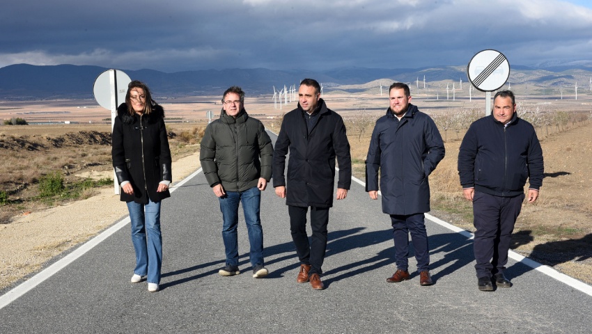 El presidente, el diputado de Obras y el diputado de Asistencia a Municipios en Charches