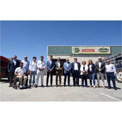 Rodríguez visita varias cooperativas de Huétor Tájar para reafirmar su compromiso con el sector agrícola