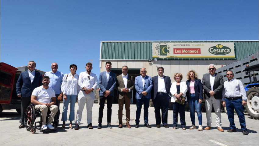 Rodríguez visita varias cooperativas de Huétor Tájar para reafirmar su compromiso con el sector agrícola