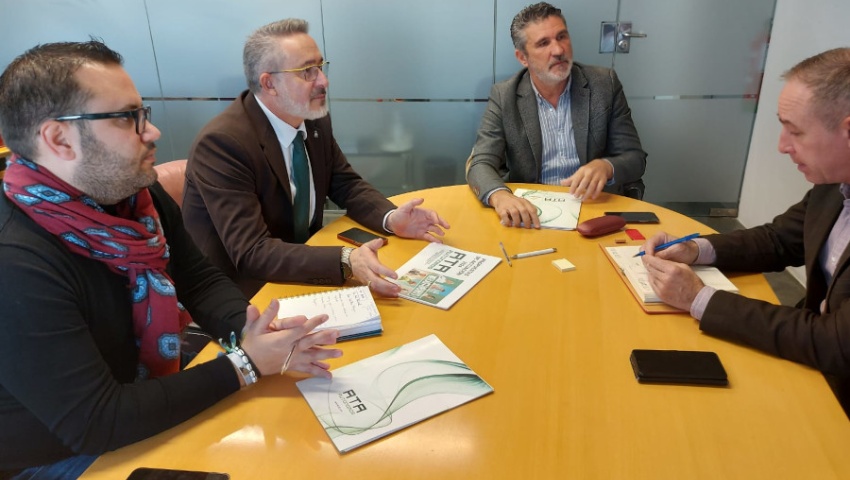 El diputado de Fondos Europeos y ATA Andalucía abordan los problemas de los autónomos de la provincia