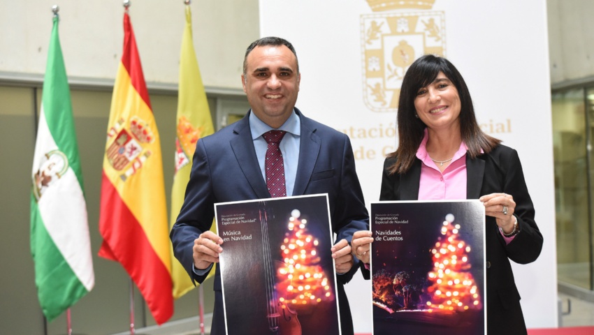 El presidente de la Diputación, Francis Rodríguez, con la diputada de Cultura, Pilar Caracuel, presentando las actividades navideñas de la Provincia