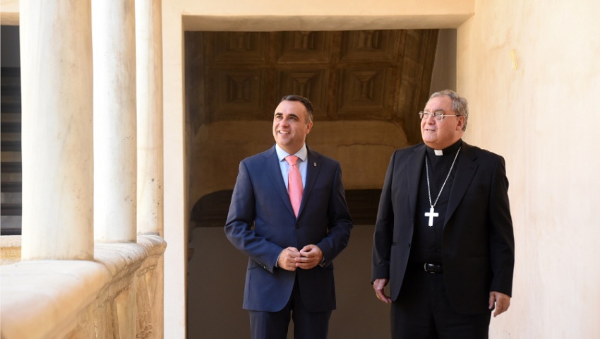 El presidente de la Diputación visita al Arzobispo de Granada