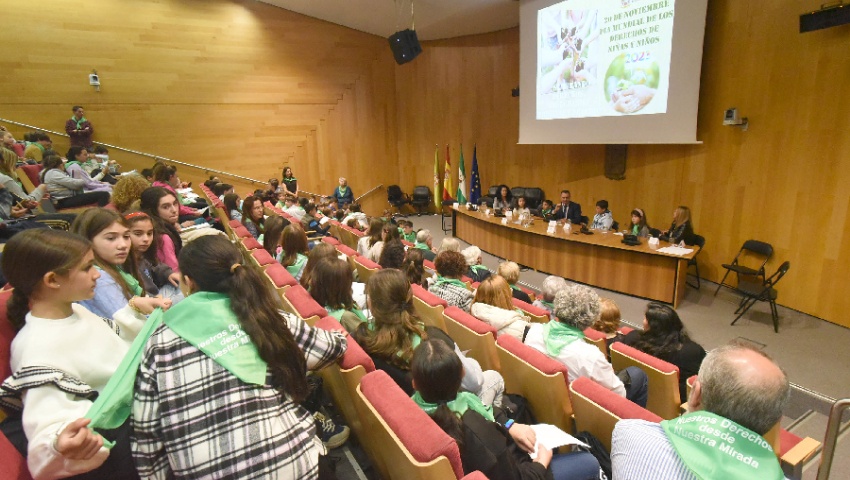 La Diputación anuncia la creación de una Consejo Provincial de la Infancia en el Día Mundial de los derechos de las Niñas y Niños