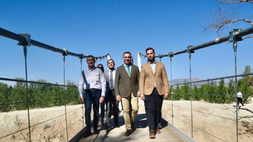 Inaugurado el puente peatonal de Fuente Vaqueros sobre el río Cubillas