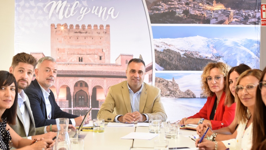 Iniciados los trabajos para impulsar un programa de viajes provincial para los mayores de Granada