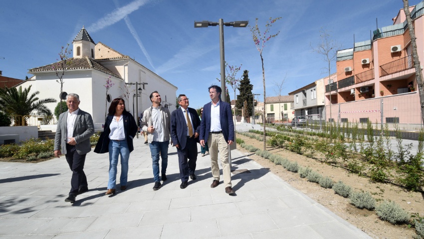 Diputación culmina la remodelación de la Plaza de la Ermita y el Parque de la Paz de Churriana de la Vega
