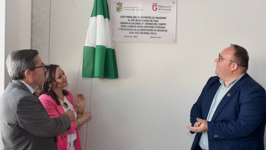 Diputación inaugura la ampliación de pista polideportiva en Cuevas del Campo