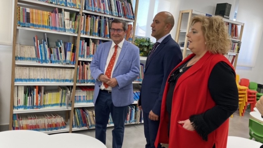 Otura recupera las antiguas escuelas Calvario para biblioteca municipal y espacio joven