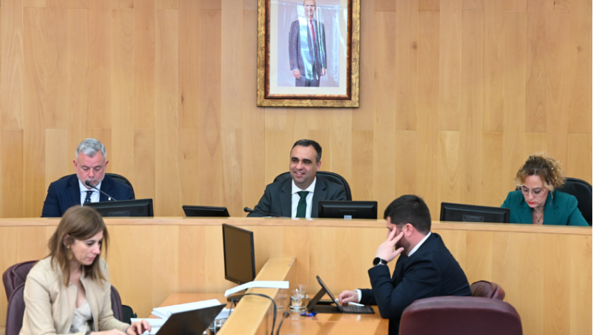 El pleno de Diputación aprueba una inversión histórica para modernizar la red de carreteras de la provincia