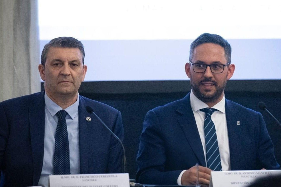 Más de 125.000 euros al Colegio de Veterinarios de Granada para implantar el registro municipal de animales de compañía y gestionar colonias felinas