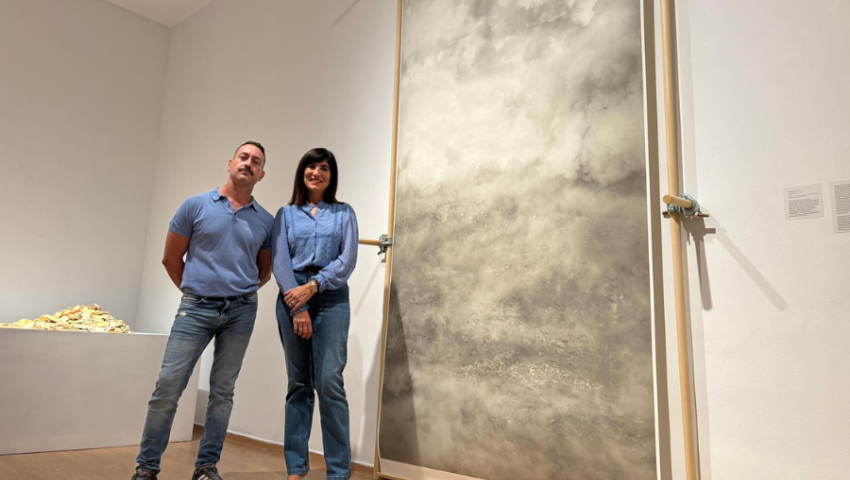 ‘Cortina de humo’, de Fernando Bayona, Premio Granada de Fondo a la Creación Artística