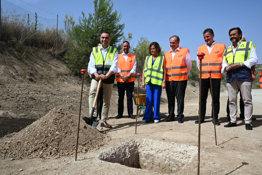 Colocada la primera piedra de la nueva línea de pretratamiento de biorresiduos en la Ecocentral Granada de Alhendín