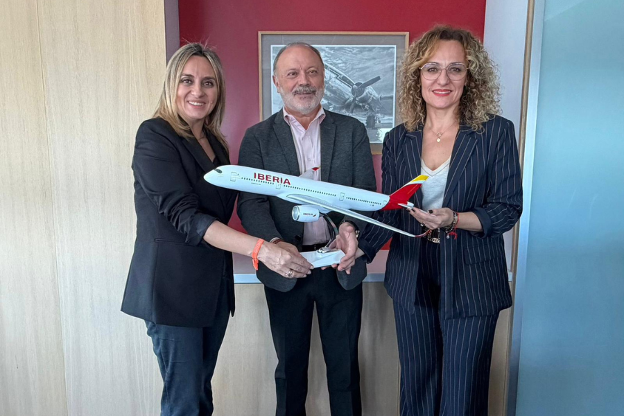 Ayuntamiento de Granada, Diputación e Iberia acuerdan nuevos horarios para mejorar la conexión aérea con Madrid