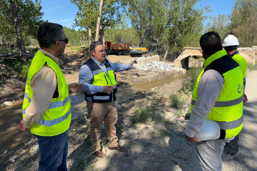 Iniciadas las obras de reconstrucción del puente que une Benalúa y Bejarín en la carretera GR-4104