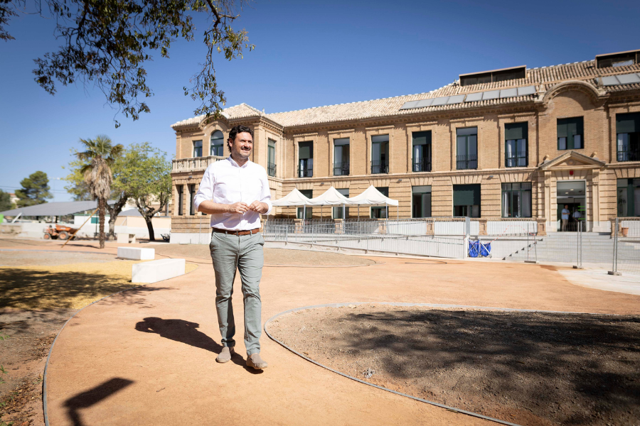 Avanza la adecuación de los jardines de la nueva Residencia La Milagrosa con una inversión de más de 442.000 euros