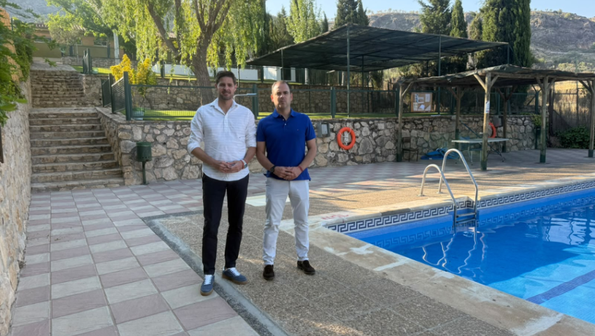 Más de 148.000 euros para la reforma de la piscina municipal y la mejora de la pista polideportiva de La Peza