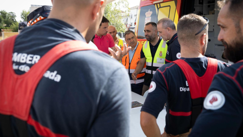 Rodríguez supervisa en Ogíjares el Puesto de Mando Avanzado desplegado por la Diputación para coordinar más de un centenar de actuaciones tras los seísmos
