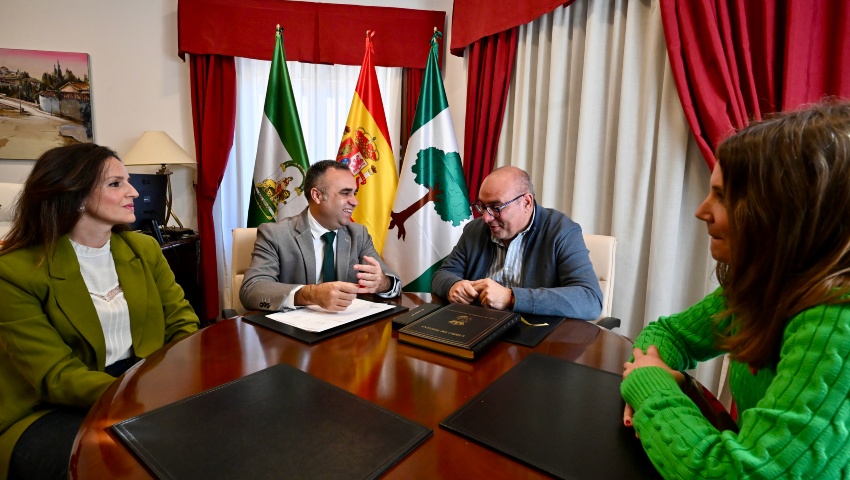 Francis Rodríguez reafirma en Pinos Puente el compromiso de la Diputación con nuevas inversiones y ayudas extraordinarias tras el temporal