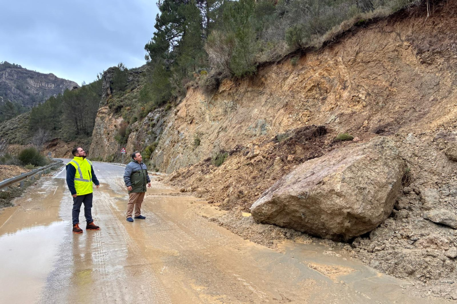 Adjudicada la primera obra de emergencia para reparar la carretera de Dúdar por 506.441 euros
