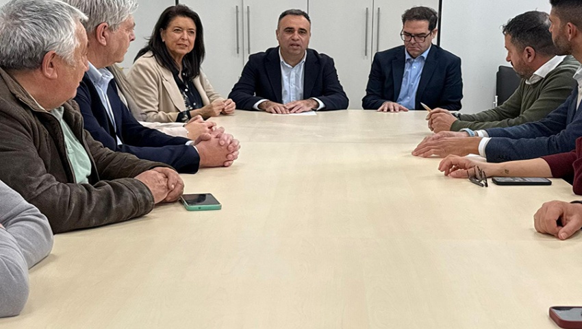 Francis Rodríguez traslada a los alcaldes de la Costa el plan de recuperación del litoral por el temporal ante la Semana Santa