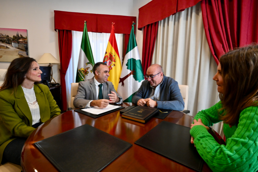 Francis Rodríguez reafirma en Pinos Puente el compromiso de la Diputación con nuevas inversiones y ayudas extraordinarias tras el temporal