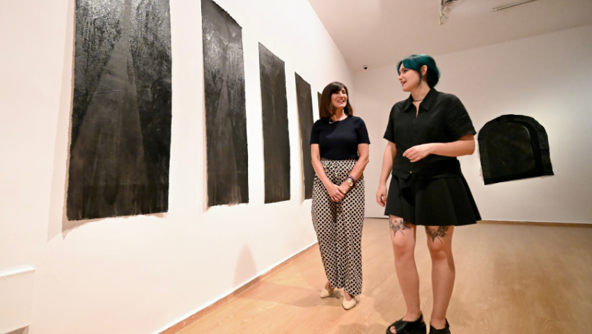 Condes de Gabia acoge la exposición ‘Para que vuelvan las noches’, de Carmen Ruiz de Almirón Lanz