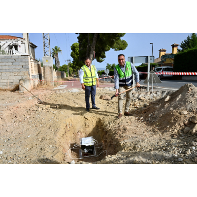 Rodríguez coloca la primera piedra del carril ciclopeatonal que conectará Otura y Dílar con una inversión de más de 940.000 euros