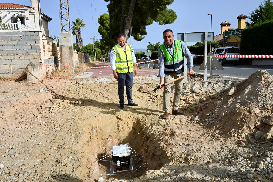 Rodríguez coloca la primera piedra del carril ciclopeatonal que conectará Otura y Dílar con una inversión de más de 940.000 euros